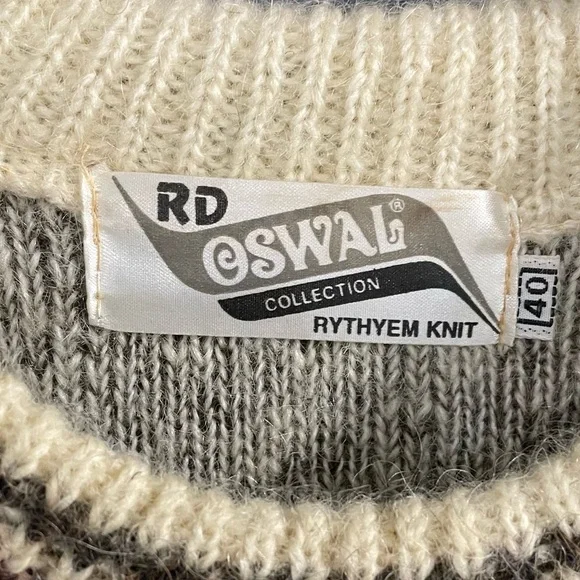 VINTAGE RD OSWAL COLLECTION Rythyem Knit Sleeveless Sweater Vest Cream 40 - Picture 4 of 4